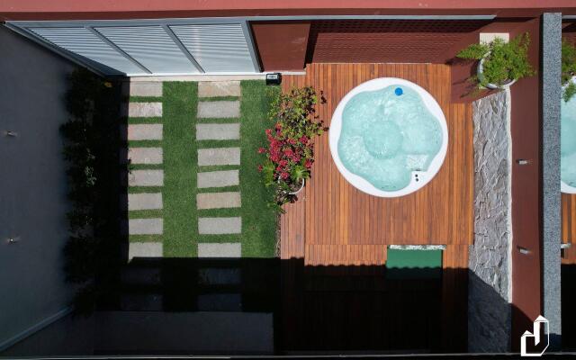 Casa com 02 dormitórios e jacuzzi aquecida