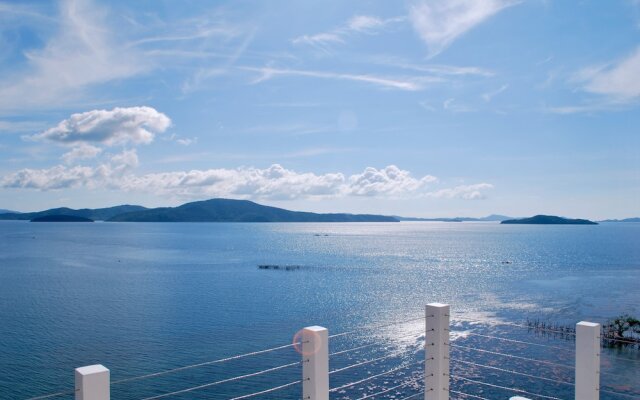 Stunning luxe 220sm villa by the sea entirely private with own pool