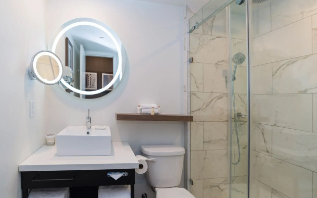Sandman Signature Calgary Airport Hotel