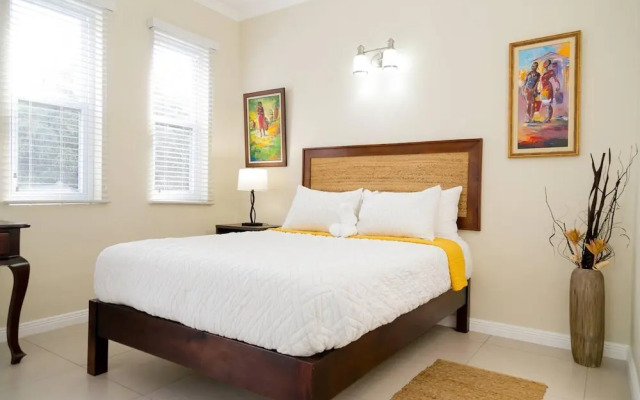 Urbanchic Studio in Kingston