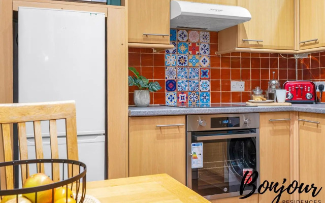 Central Cozy 2BR-1BA near Princes Street