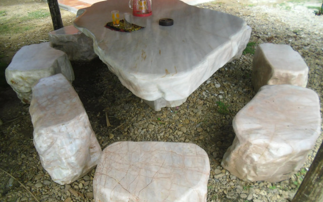 Wang Pla Guesthouse & Fishing Park