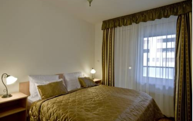 Corvin Lux Aparthotel