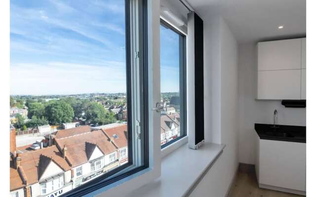 Finchley Modern Apartment - 1 Bedroom With Balcony