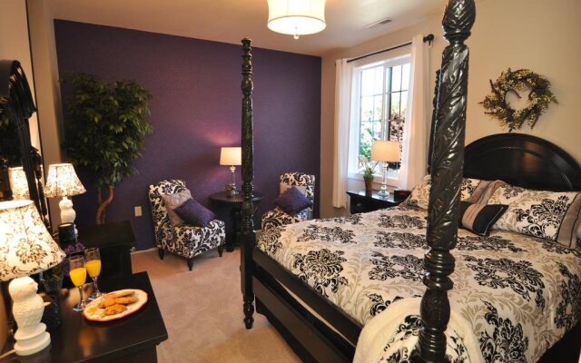 Lake's Edge Tuscan Lodge