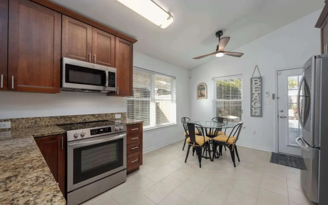 Golf Cart & Private Pool!