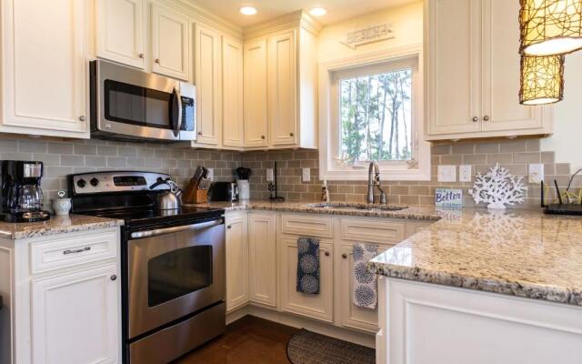 Southern Charm by Oak Island Accommodations