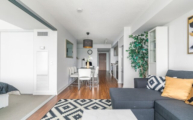 Royal Stays Condominiums - Downtown