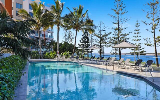 Silvershore Apartments on the Broadwater