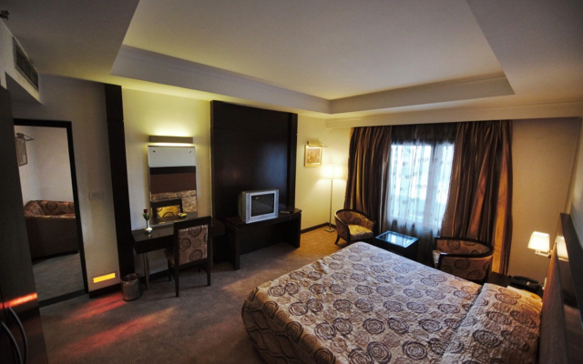 Centaur Hotel – Guest Rooms – Delhi