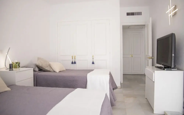 Apartment in Central Marbella 300m to the Beach!