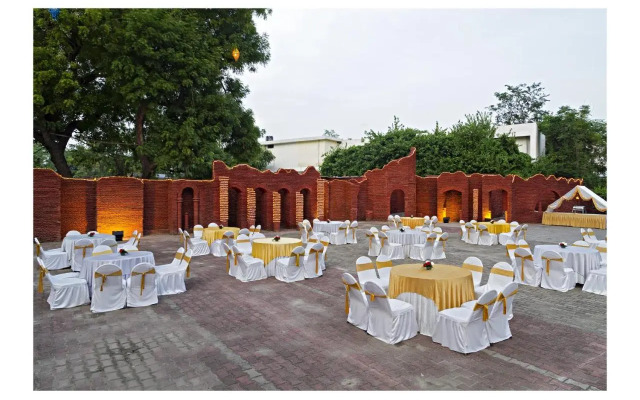 Clarks Avadh