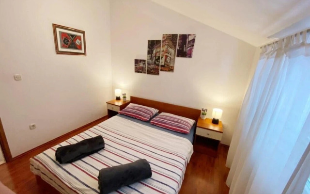 Mila - 2 Bedrooms and Free Parking - A4