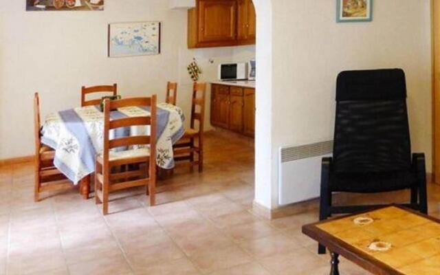 Country House With Private Terrace, Beaucaire