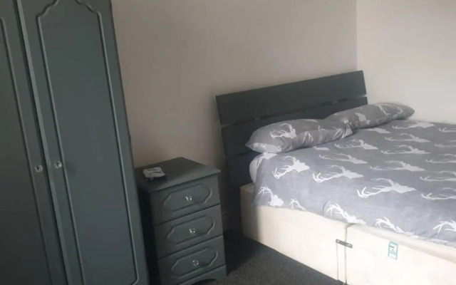 Hullidays - University Side Lg 4 bed House