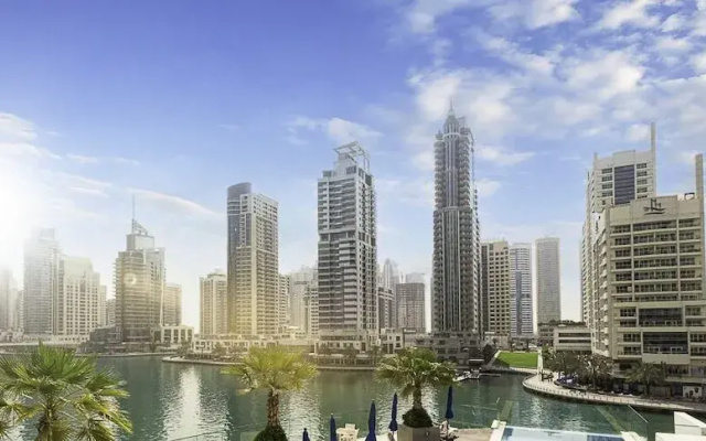 LUX Contemporary Suite Marina View 3