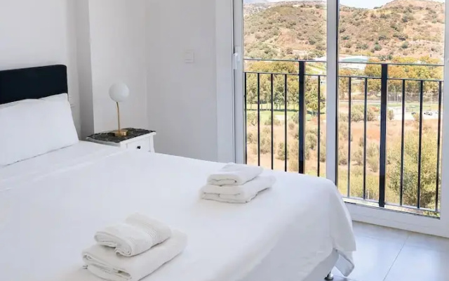 Overlook Apartment in Mijas - Ref 254