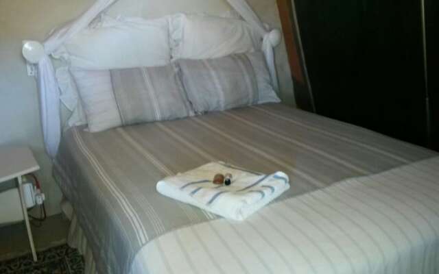 Kalahari Info Centre & Tented Accommodation