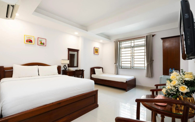 Hoang Hoang Hotel – Guest Rooms – Ho Chi Minh City
