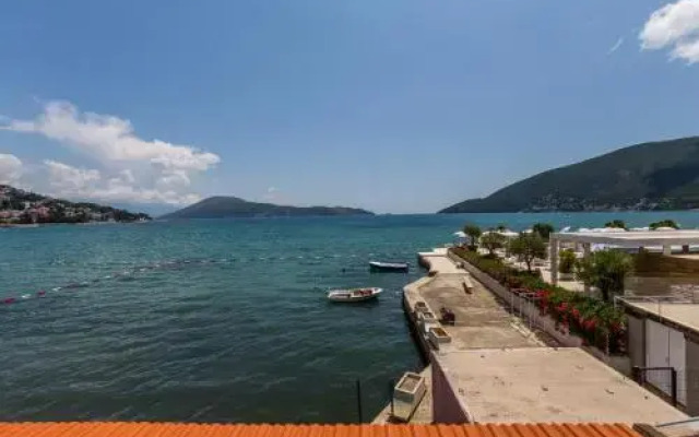Sea Line Apartments