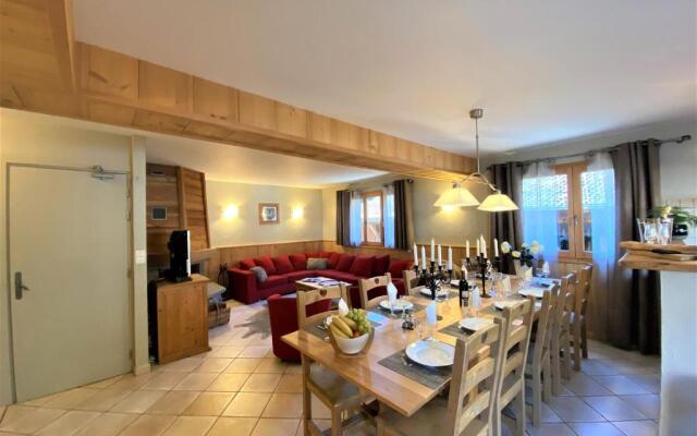 Chalet in Morzine Sleeping 12 with Sauna