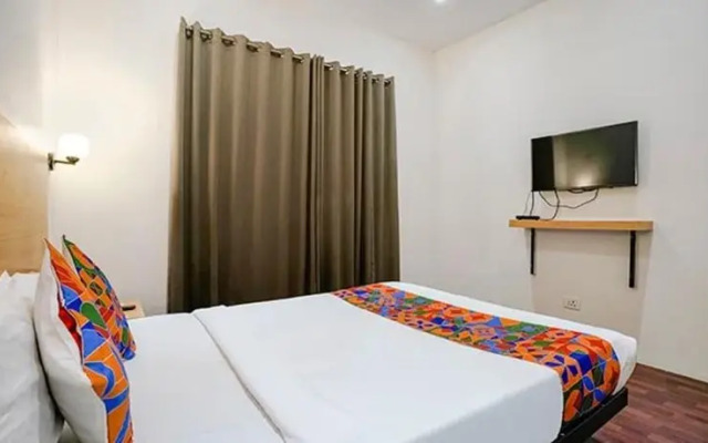 Fabhotel Vista Suites I