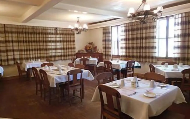 Knoepfli Inn Farmhouse