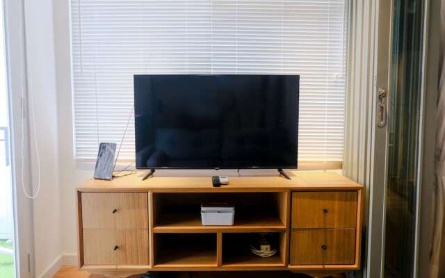 Studio With Private Living Room At Jarrdin Cihampelas Apartment