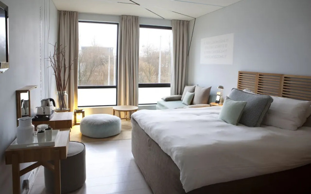 Skotel Amsterdam, Hotelschool The Hague