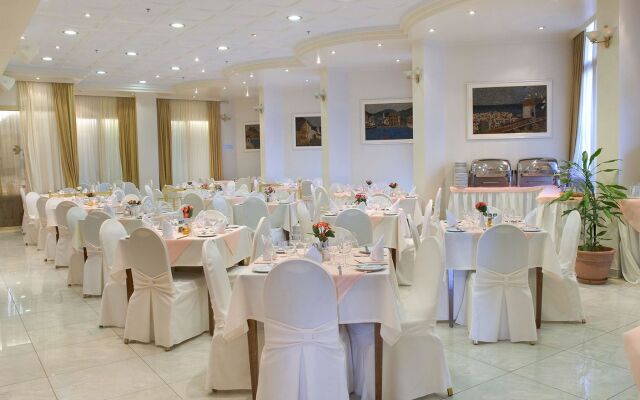 Emmantina Hotel