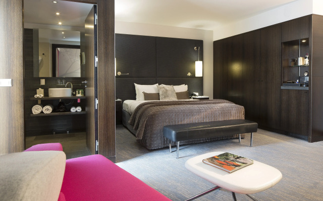 Renaissance Paris Arc de Triomphe Hotel