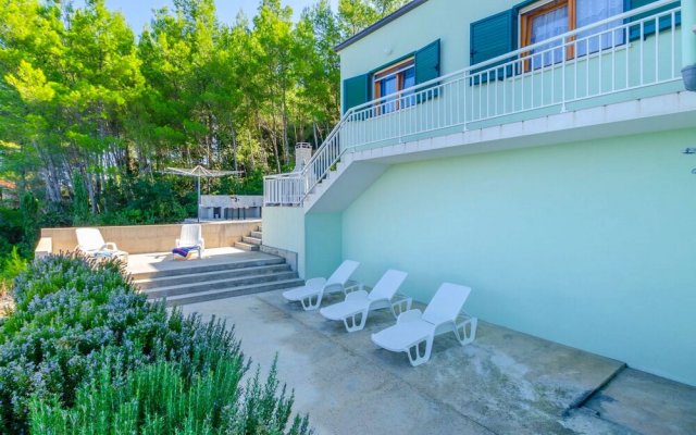 Seafront Holiday Home Marija