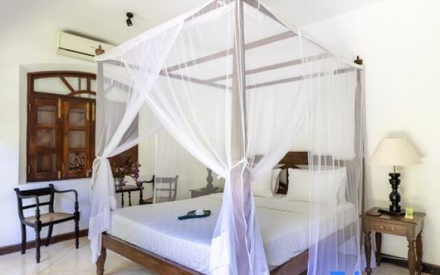 Seven Pillars. 39 Galle Fort