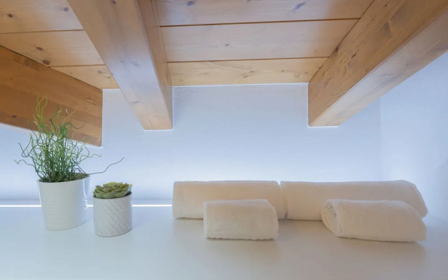 Dream Lake Apartments by Rent all Como