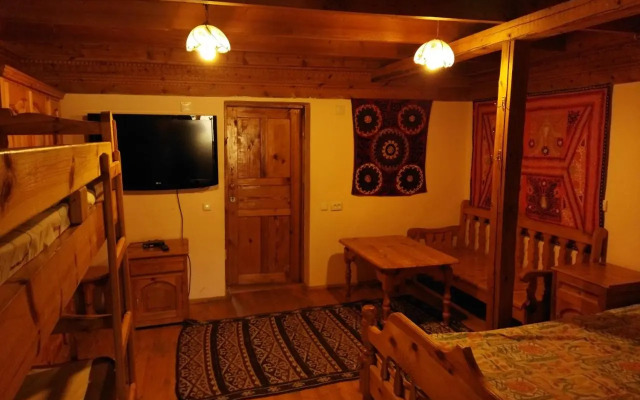 Guest House Caravan Tamchy