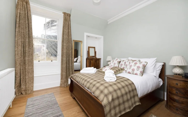 JOIVY Charming 2-Bed Flat Near Edinburgh Castle