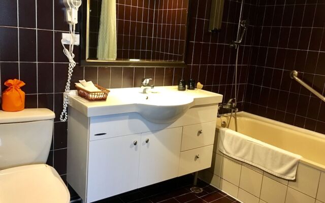 Green Garden Apartments-A