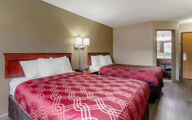 Econo Lodge Inn And Suites Dickson