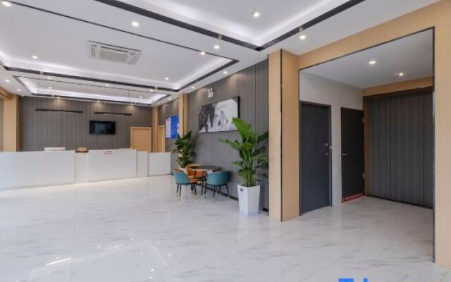 Junyi Chain Hotel (Shangrao Wannian Runfeng Plaza Jinhu Park)
