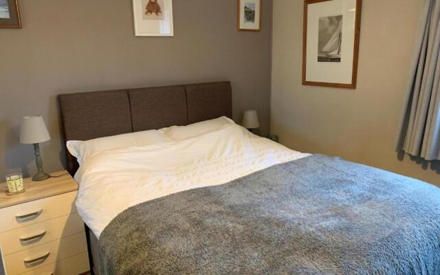 NEW Superb One Bedroom Getaway in Dysart Kirkcaldy