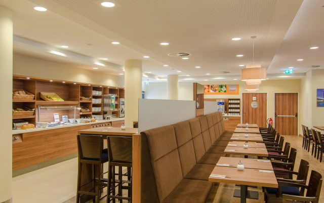 Premier Inn Duesseldorf City Centre Hotel