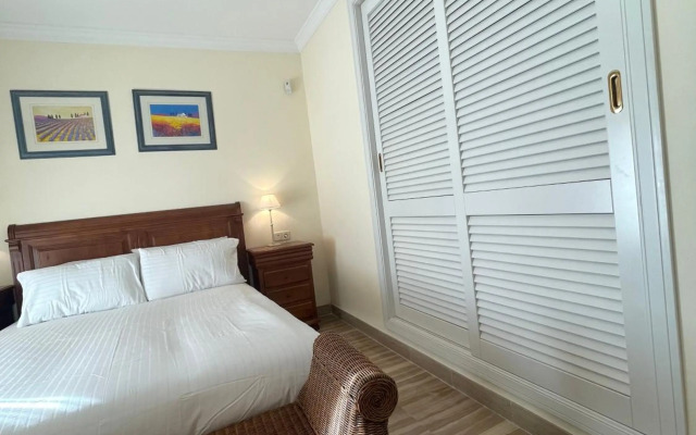 Hacienda Elviria 2 Bedroom Spacious Apartment
