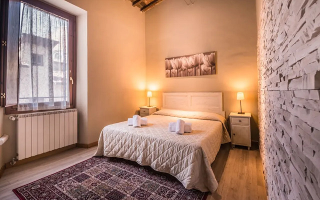 A Few Steps to The Duomo Enchanting 2BD Apt