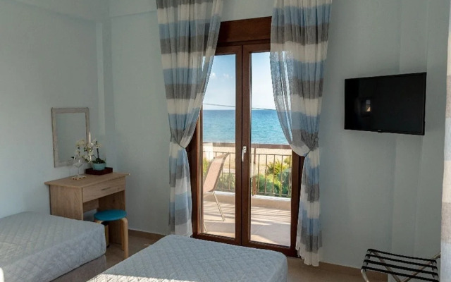 Dimi Seafront Partment by Rentals Pro