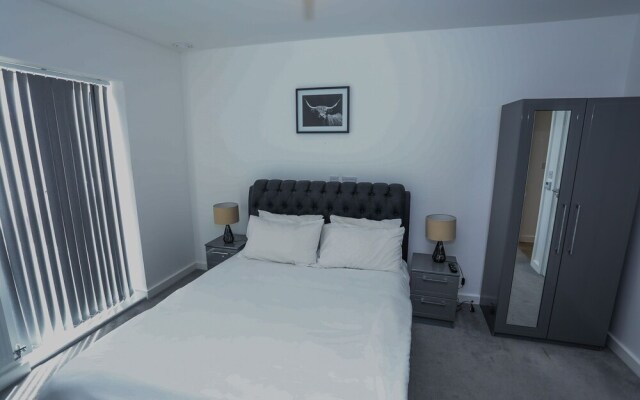 Exquisite One Bed Apartment