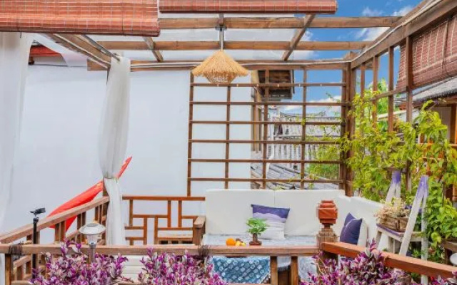 Love on the Road Inn – Outside – Lijiang