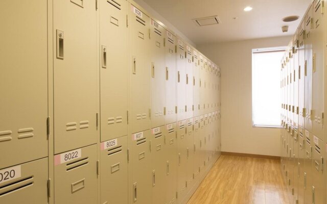 Shinjuku Kuyakusho-mae Capsule Hotel