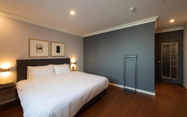 Gupo Brown-Dot Hotel