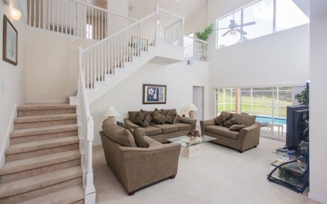 Exotic Nest 5 Bedroom Home by Redawning