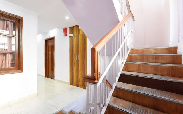 OYO 15765 Hotel Eve